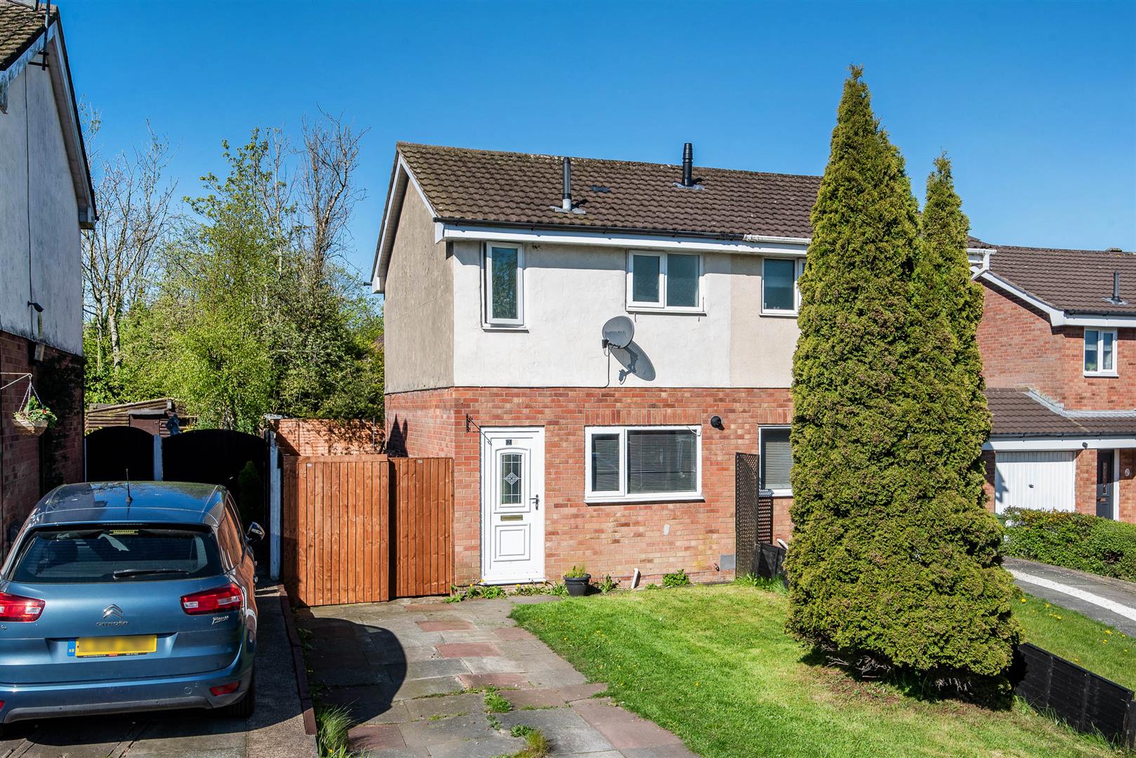 2 bed property in Elmfield Drive, Preston
